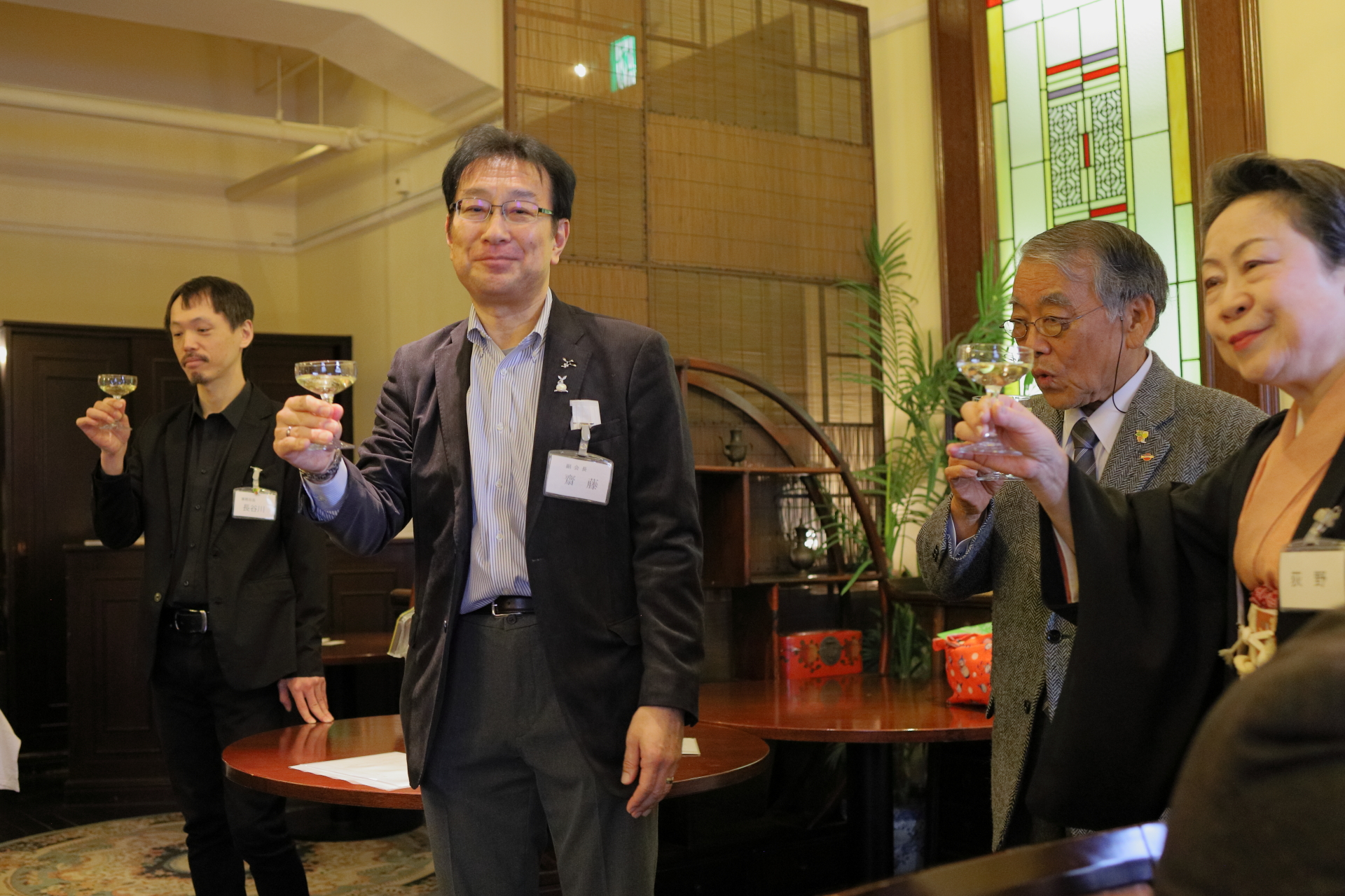 副会長・齋藤の発声で乾杯を行いました