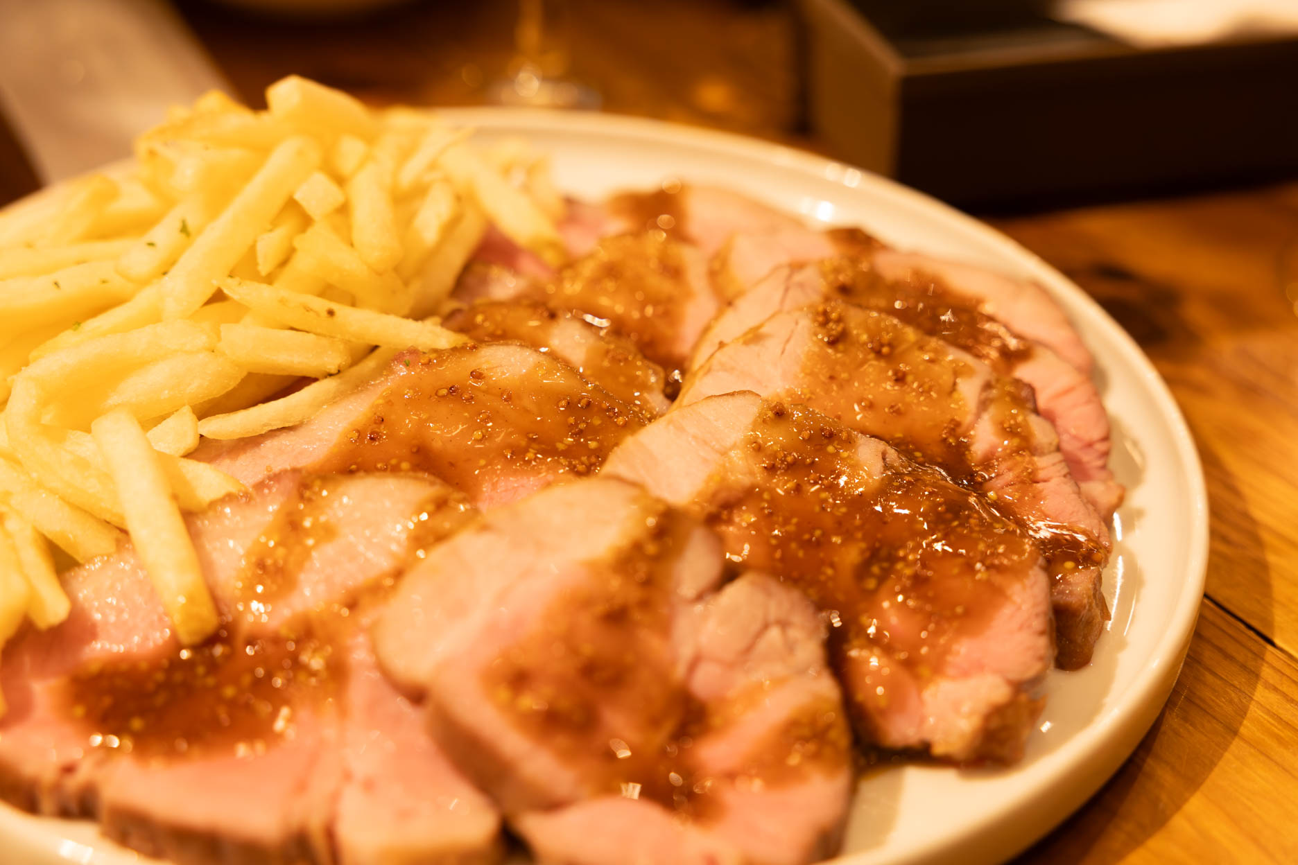 4. 豚肩ロースのロースト マスタードソース