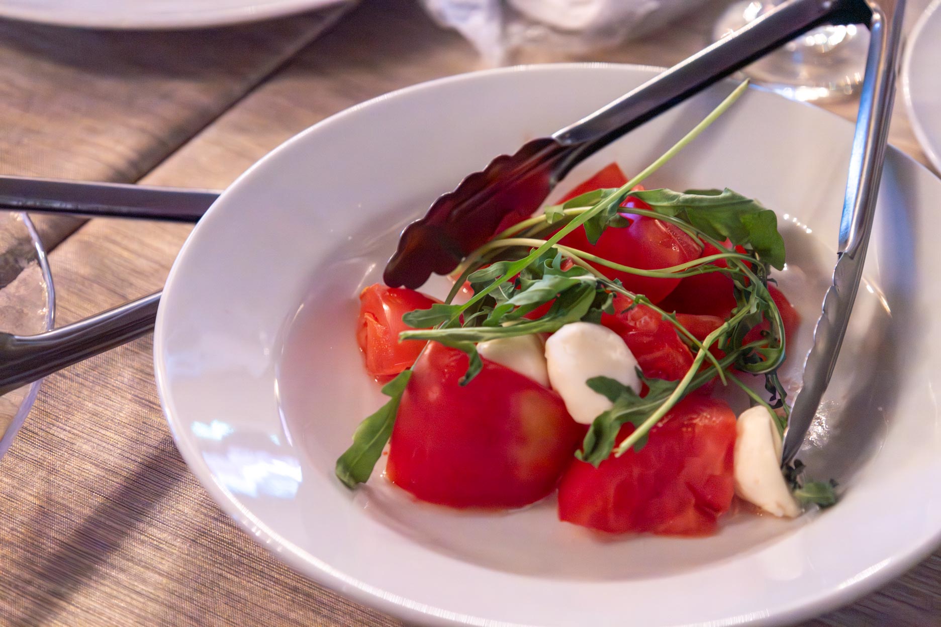 2. 完熟トマトのカプリ風