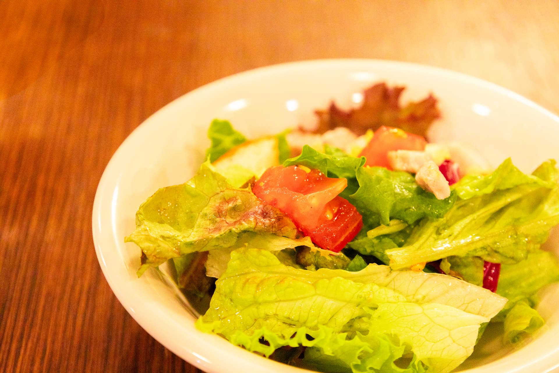 4. 季節のサラダ